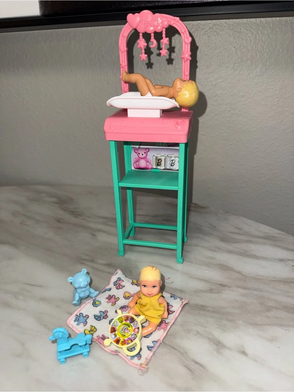 Barbie baby playset 2 babies changing station play blanket & toys
